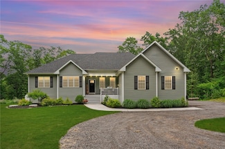 52 Pine Swamp Rd, Cumberland, RI 02864