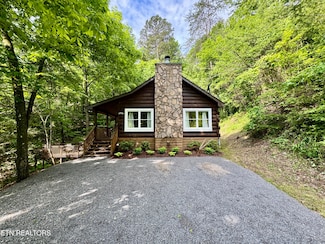 1140 River Divide Rd, Sevierville, TN 37876