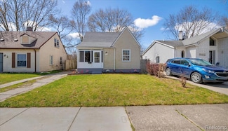 20444 Kingsville St, Harper Woods, MI 48225