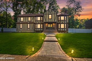 3 Emerald Dr, Morganville, NJ 07751