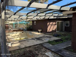 1032 Riverside Dr, Daytona Beach, FL 32117