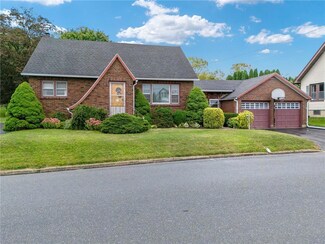 4213 Roosevelt St, Whitehall, PA 18052