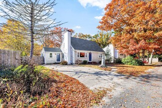 15 Pershing Dr, East Falmouth, MA 02536