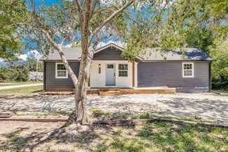 402 Walnut St, Halstead, KS 67056
