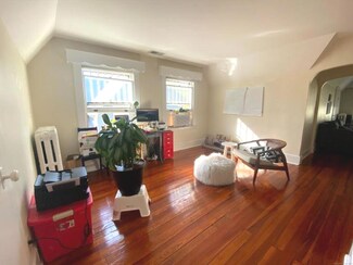 284 Willow St, New Haven, CT 06511