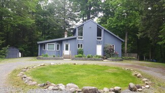 1524 Division St, Amsterdam, NY 12010
