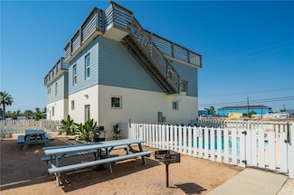310 10th St Unit 6, Port Aransas, TX 78373