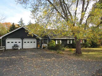 118 Pine St, Waldoboro, ME 04572