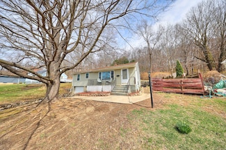 67 Emile Ave, Oakville, CT 06779