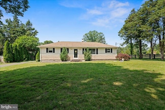 5 Applegate Rd, Jobstown, NJ 08041