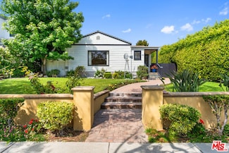1131 Harvard St, Santa Monica, CA 90403