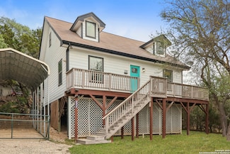 208 Woodridge, Canyon Lake, TX 78133