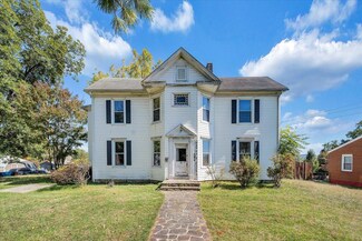 725 30th St NW, Roanoke, VA 24017