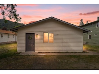 627 Willis Ave, Glendale, OR 97442