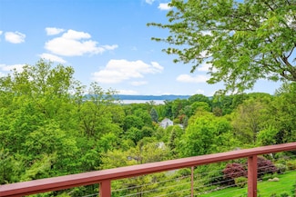 19 Meadowbrook Dr, Ossining, NY 10562