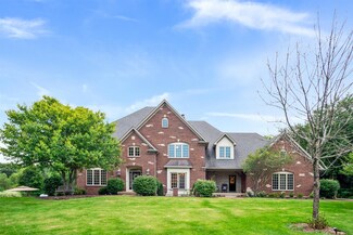4N165 Pheasant Run Dr, Saint Charles, IL 60175