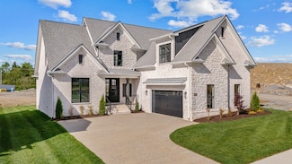 2037 Wt Chandler Blvd, Gallatin, TN 37066