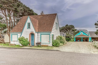 208 W 2nd St Unit 208, Yachats, OR 97498