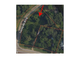 1390 Farm To Market 906, Powderly, TX 75473