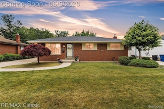 2596 Treadwell St, Westland, MI 48186