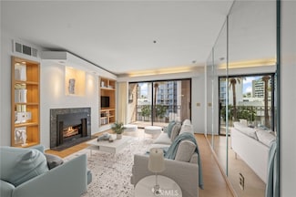 35 Linden Ave Unit 302, Long Beach, CA 90802
