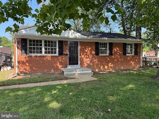 13702 Grace St, Woodbridge, VA 22193
