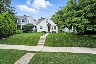 867 Gladden Rd, Columbus, OH 43212