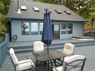 771 N Colony Surf Dr, Lilliwaup, WA 98555