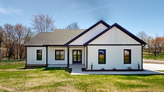 14 Elm Crest Dr, McMinnville, TN 37110
