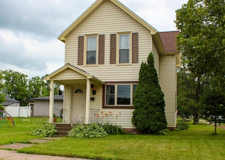 1122 6th St W, Ashland, WI 54806