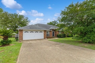 527 Tom Sawyer Ln, Crestview, FL 32536
