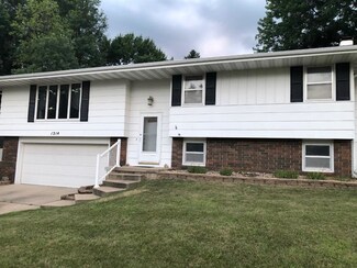 1214 E Euclid Ave, Indianola, IA 50125