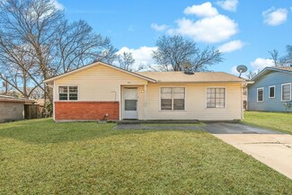 504 Darlene Ln, Arlington, TX 76010