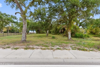 516 W Beach Blvd, Pass Christian, MS 39571