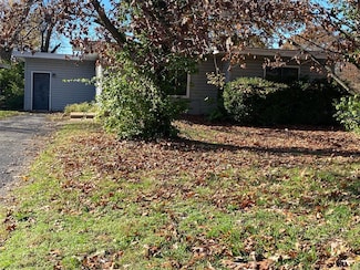 1385 Saint Jean St, Florissant, MO 63031