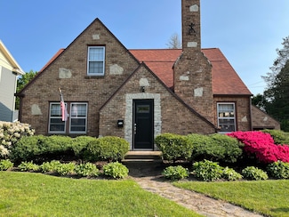 828 Superior St, South Haven, MI 49090