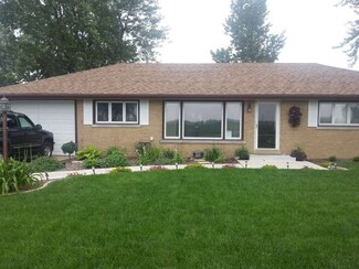 648 Joliet Rd, Peotone, IL 60468