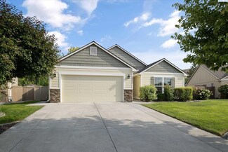 5821 W 17th Ave, Kennewick, WA 99338
