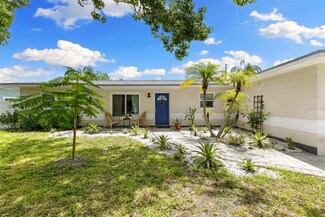 6555 19th Way N, Saint Petersburg, FL 33702