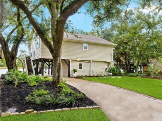 4645 Rio Dr, Brazoria, TX 77422