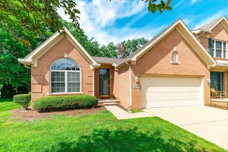 23706 W Lake Cir Unit 36, Brownstown Township, MI 48183