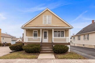 1706 N Center St, Crest Hill, IL 60403