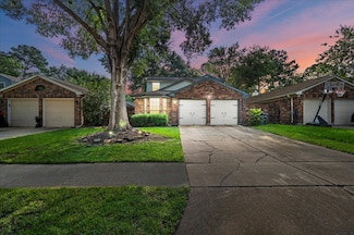 7752 High Village Dr, Houston, TX 77095