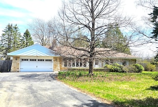 8780 N Spruce Rd, Milwaukee, WI 53217