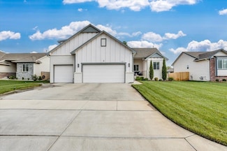 3307 S Bluelake Ct, Wichita, KS 67215