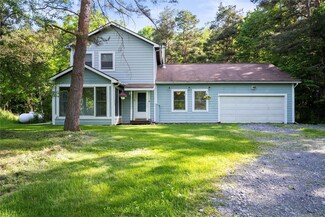 494 Parrish Rd, Honeoye Falls, NY 14472