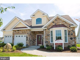 4398 Founders Dr, Center Valley, PA 18034