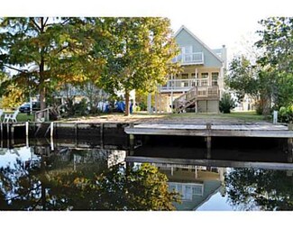 6327 Shawnee St, Kiln, MS 39556