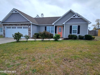 410 Bristol Ln, Hubert, NC 28539