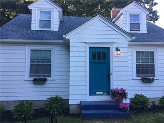 33 Cartier St, Cranston, RI 02920